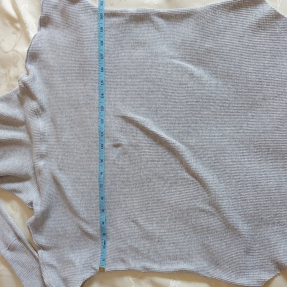 Aritzia TNA thermal cowlneck size XS - Picture 12 of 15